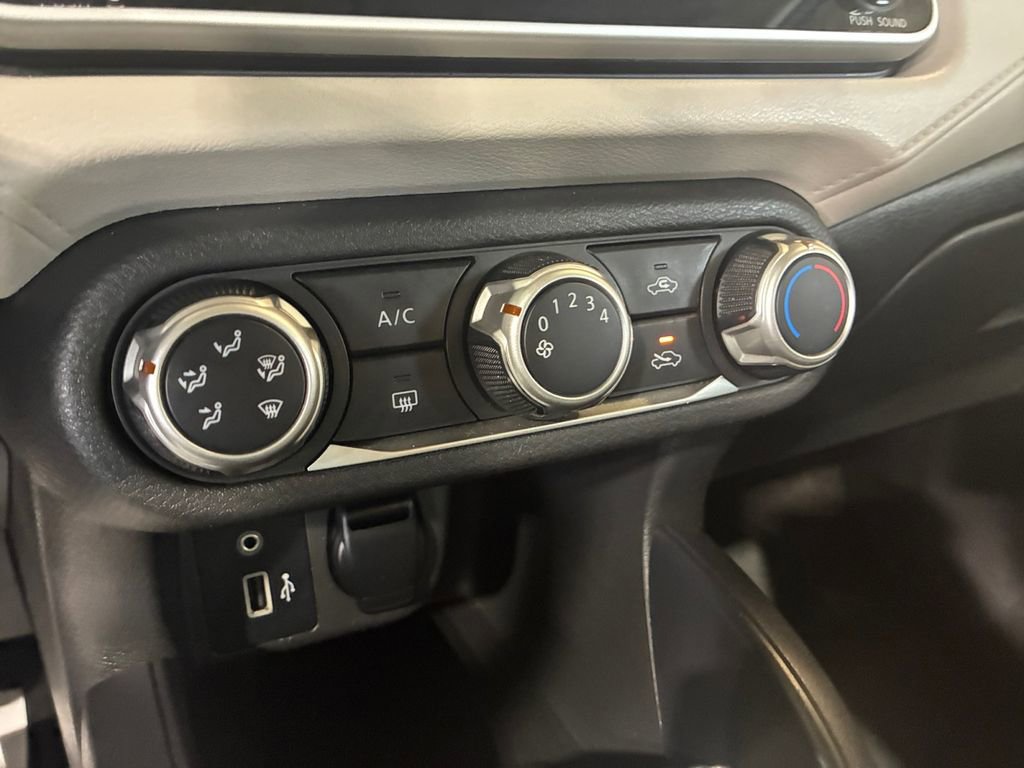 Used 2021 Nissan Versa SV image 25