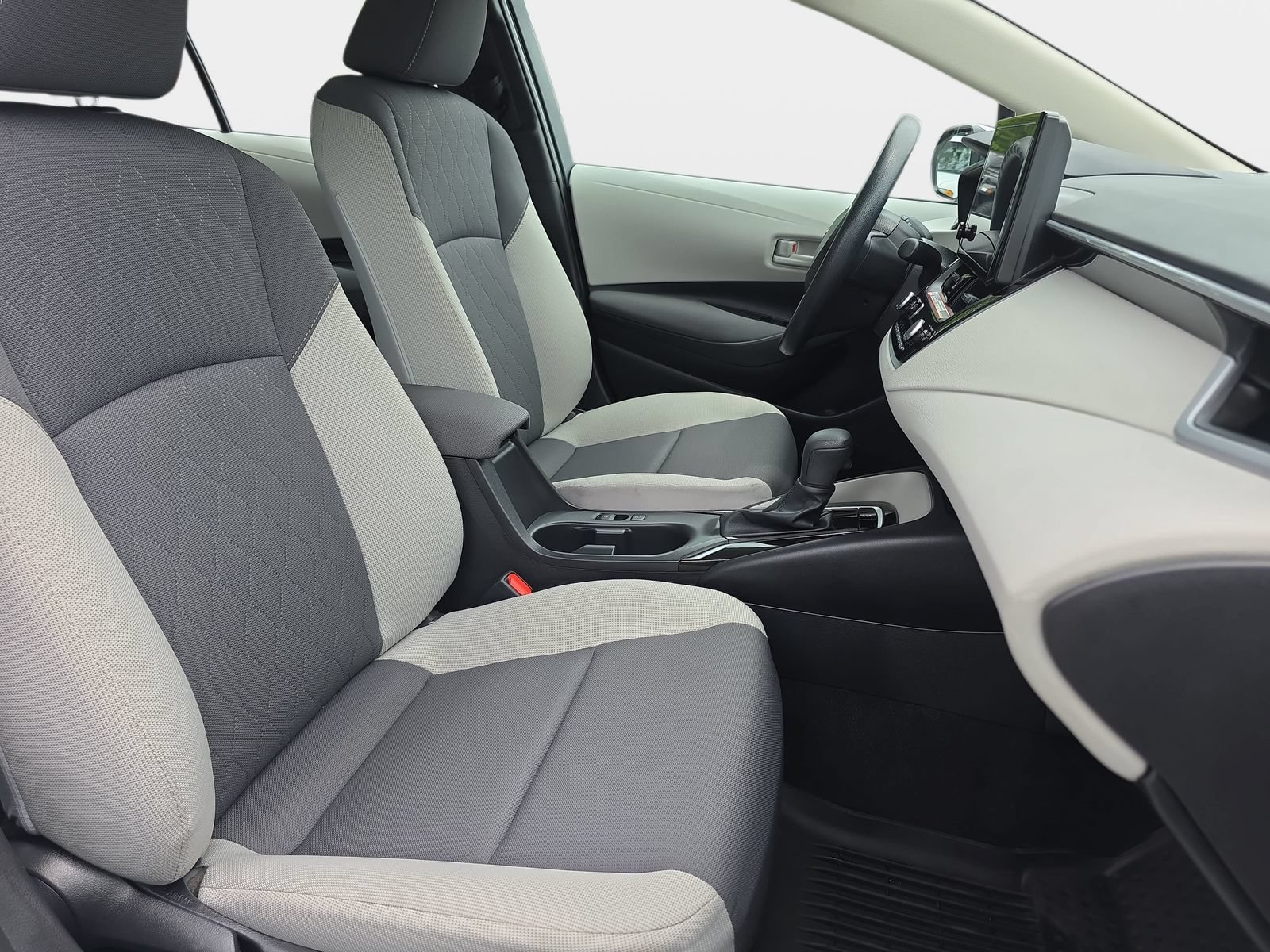 Used 2026 Toyota Corolla LE FWD image 10