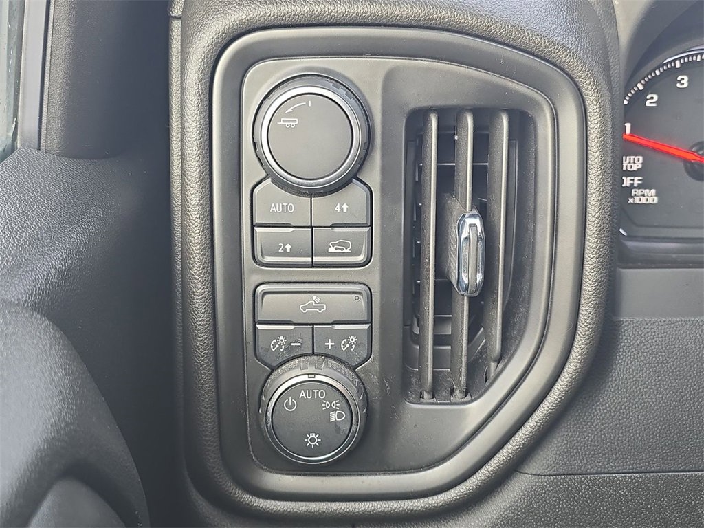 Certified 2023 Chevrolet Silverado 1500 Custom image 18