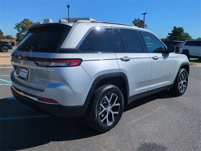 New 2025 Jeep Grand Cherokee Limited w/ Trailer Tow Package image 4