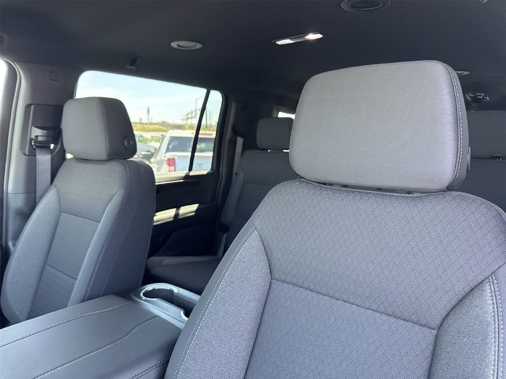 New 2026 Chevrolet Suburban LS RWD image 23