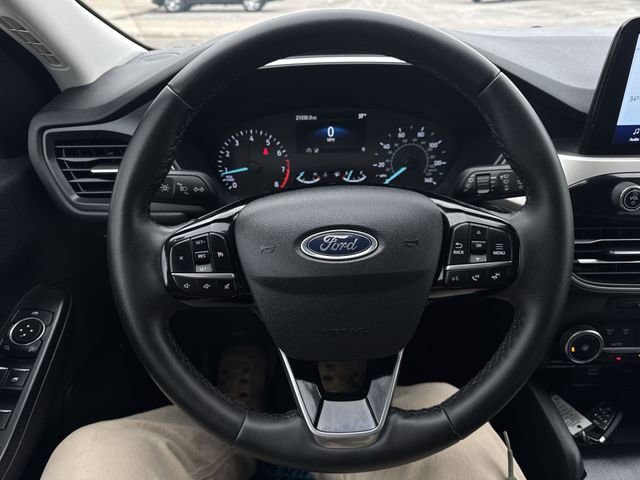 Used 2022 Ford Escape SE w/ Cold Weather Package image 18