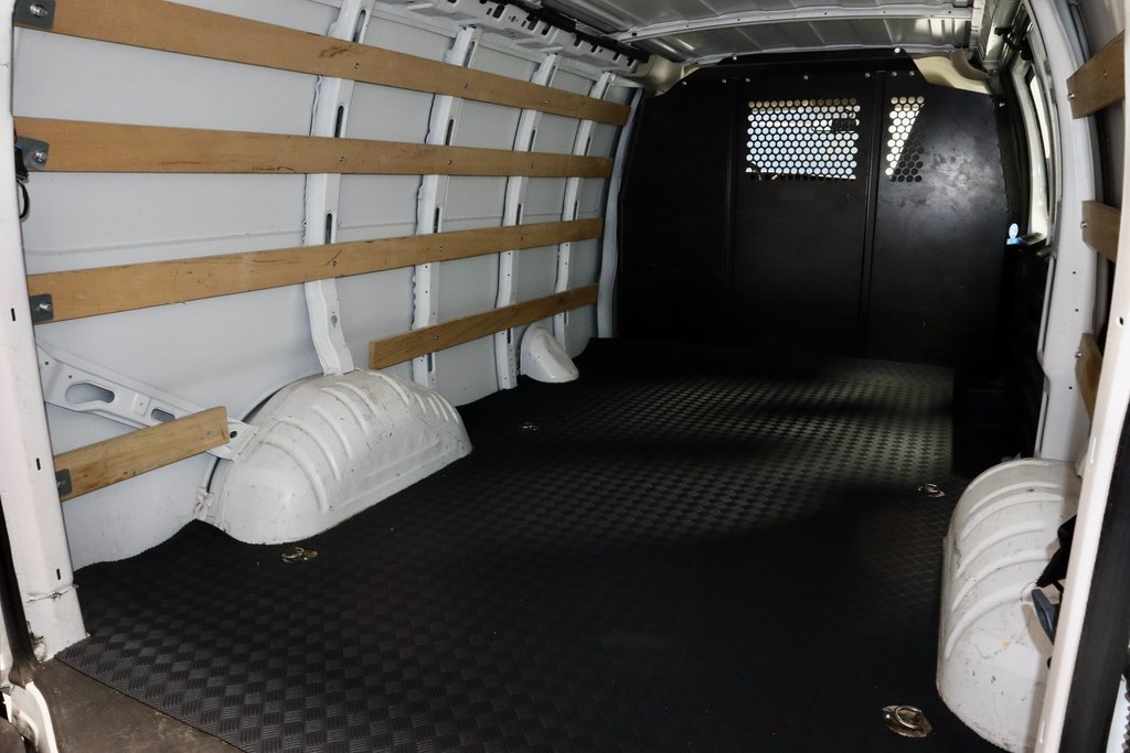 Used 2024 GMC Savana 2500 w/ Driver Convenience Package image 17