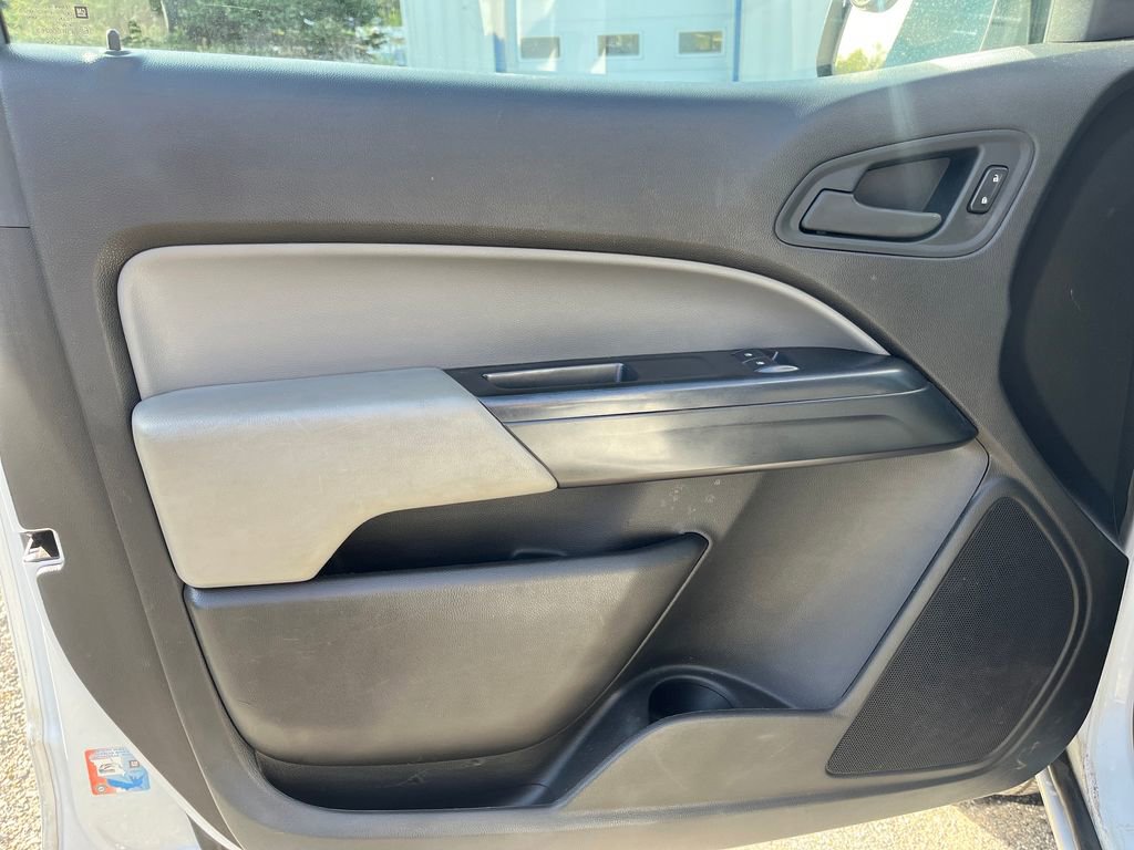 Used 2015 Chevrolet Colorado W/T AWD/4WD image 11