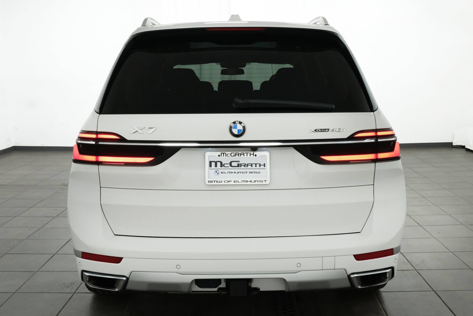 Used 2024 BMW X7 xDrive40i w/ Premium Package AWD/4WD image 5
