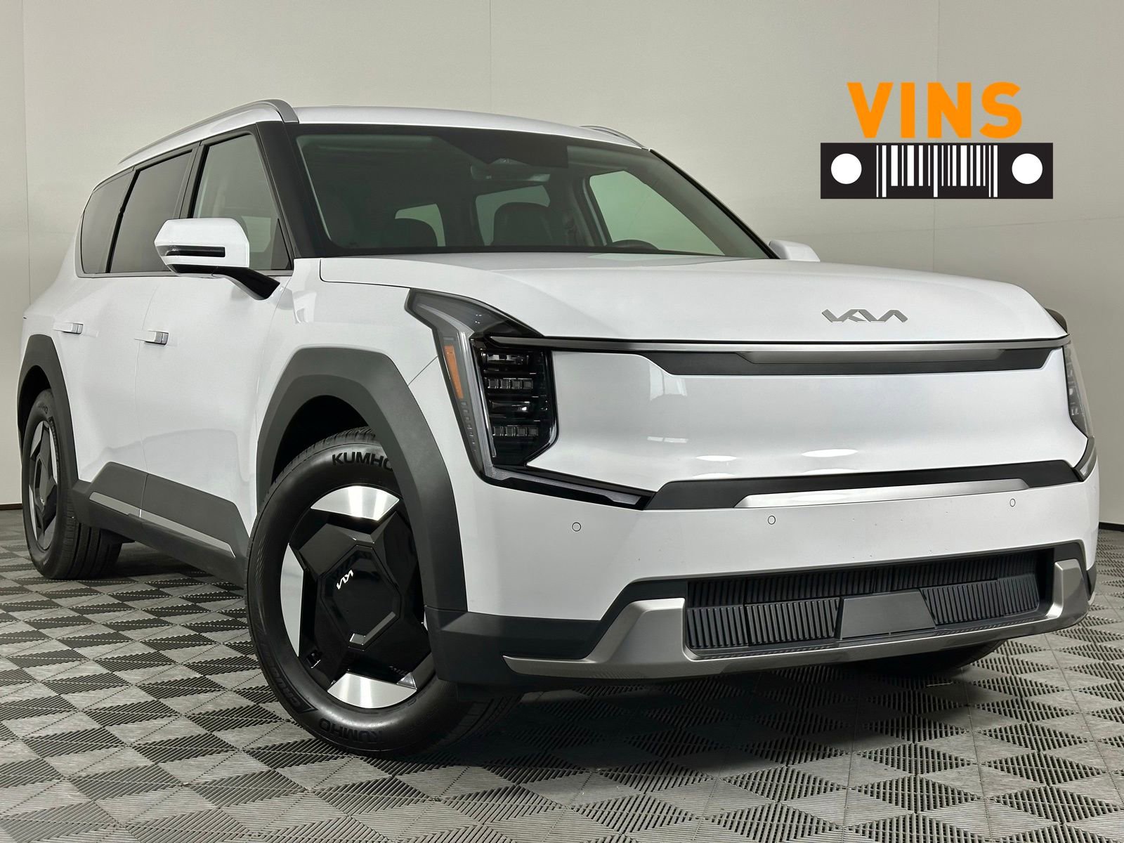 Used 2025 Kia EV9 Wind image 1