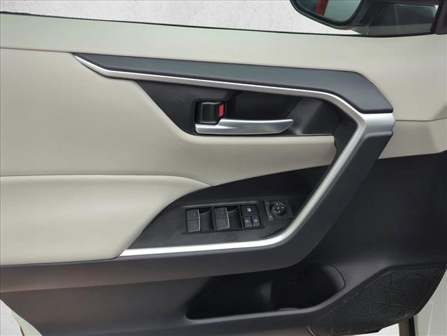 Certified 2025 Toyota RAV4 XLE w/ Convenience Package FWD image 11