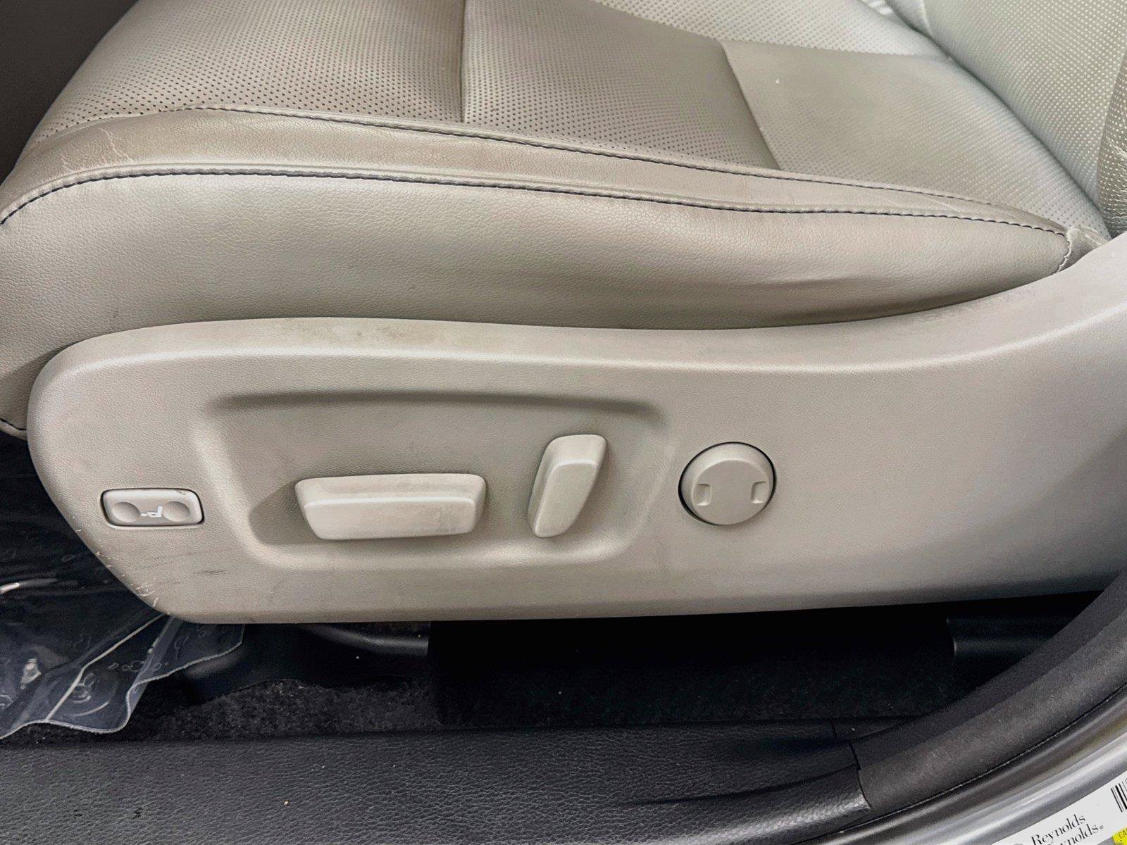 Used 2015 Toyota Highlander Limited FWD image 32