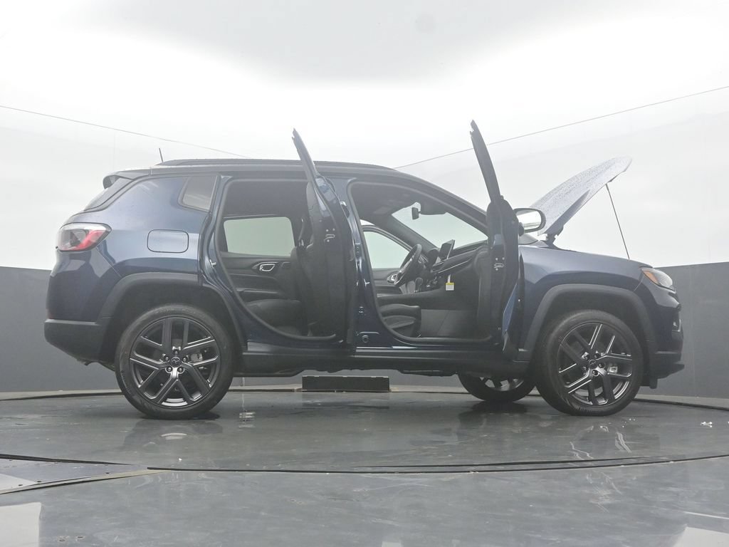 New 2026 Jeep Compass Limited w/ Sun, Sound & Navigation Group AWD/4WD image 59