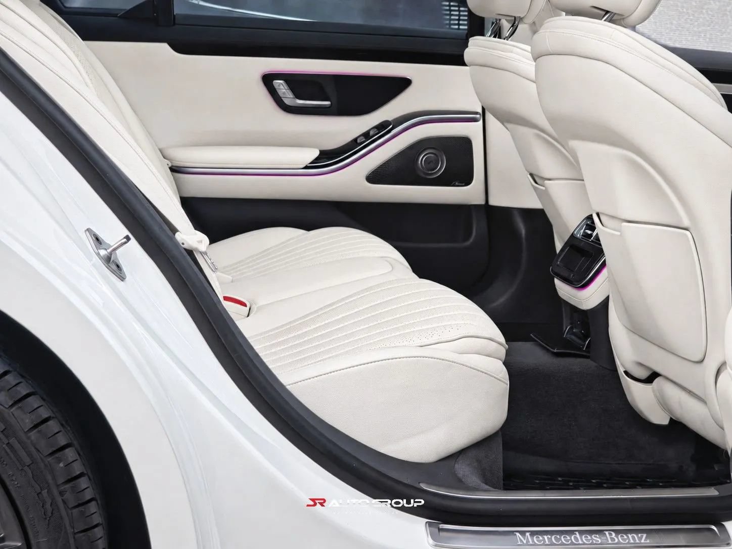 Used 2022 Mercedes-Benz S 500 4MATIC w/ AMG Line Package image 48
