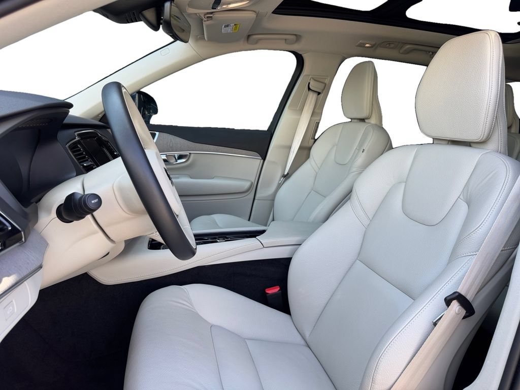Certified 2025 Volvo XC90 B5 Plus w/ Protection Package Premier AWD/4WD image 11