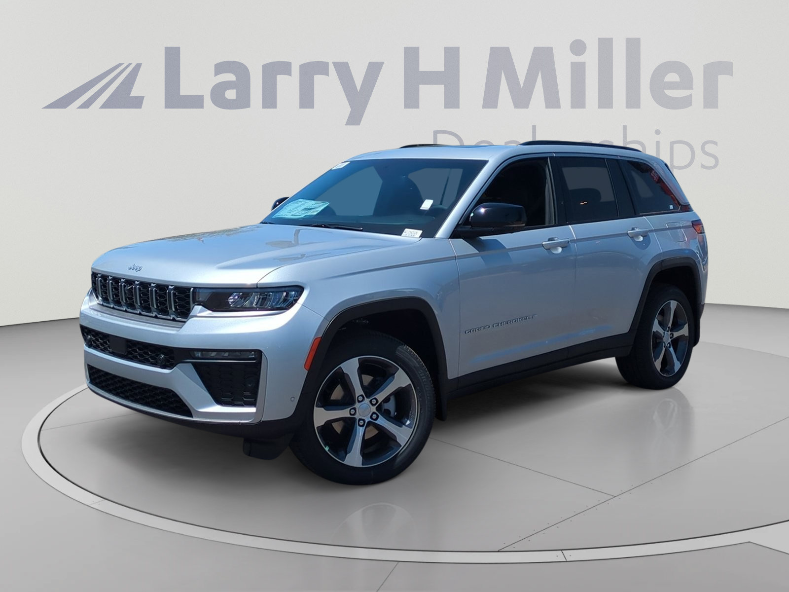 New 2026 Jeep Grand Cherokee Limited w/ Luxury Tech Group II RWD image 1