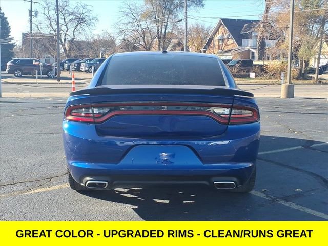 Used 2021 Dodge Charger SXT w/ Blacktop Package image 5