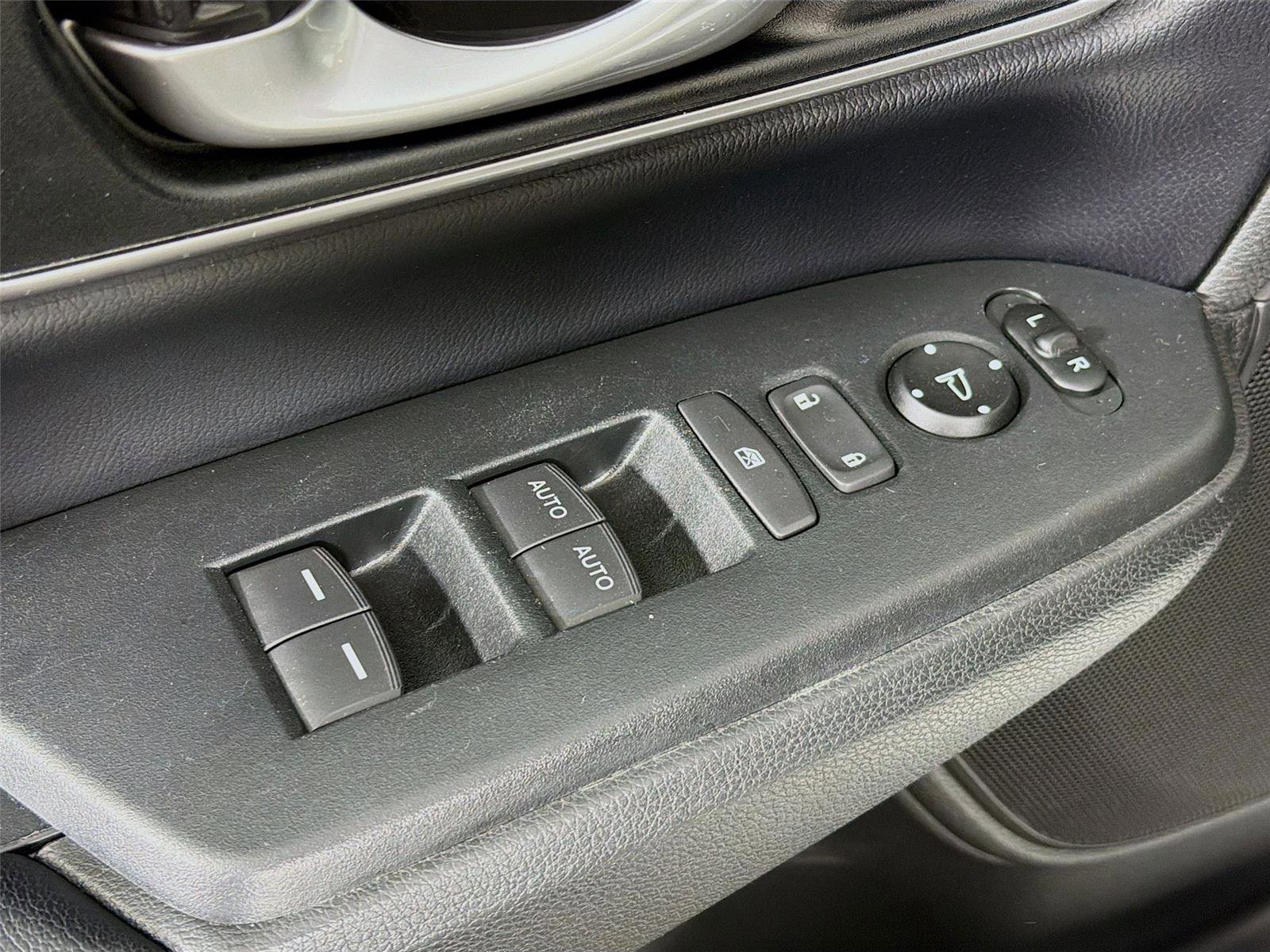 Used 2018 Honda CR-V EX-L image 19