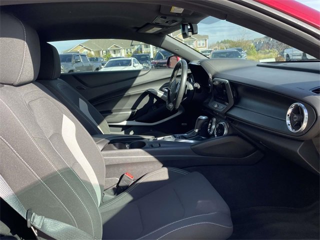 Used 2018 Chevrolet Camaro LT w/ Technology Package image 10