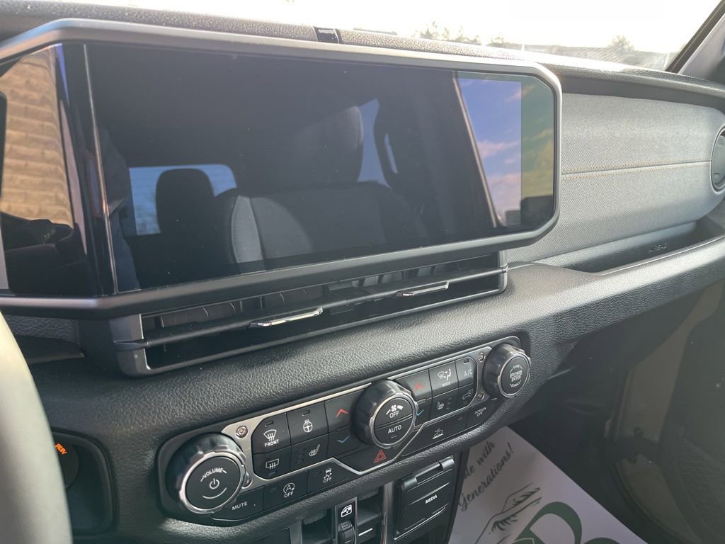 New 2026 Jeep Gladiator Sport image 19