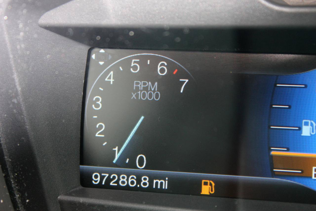 Used 2015 Ford Explorer XLT w/ Equipment Group 202A AWD/4WD image 32