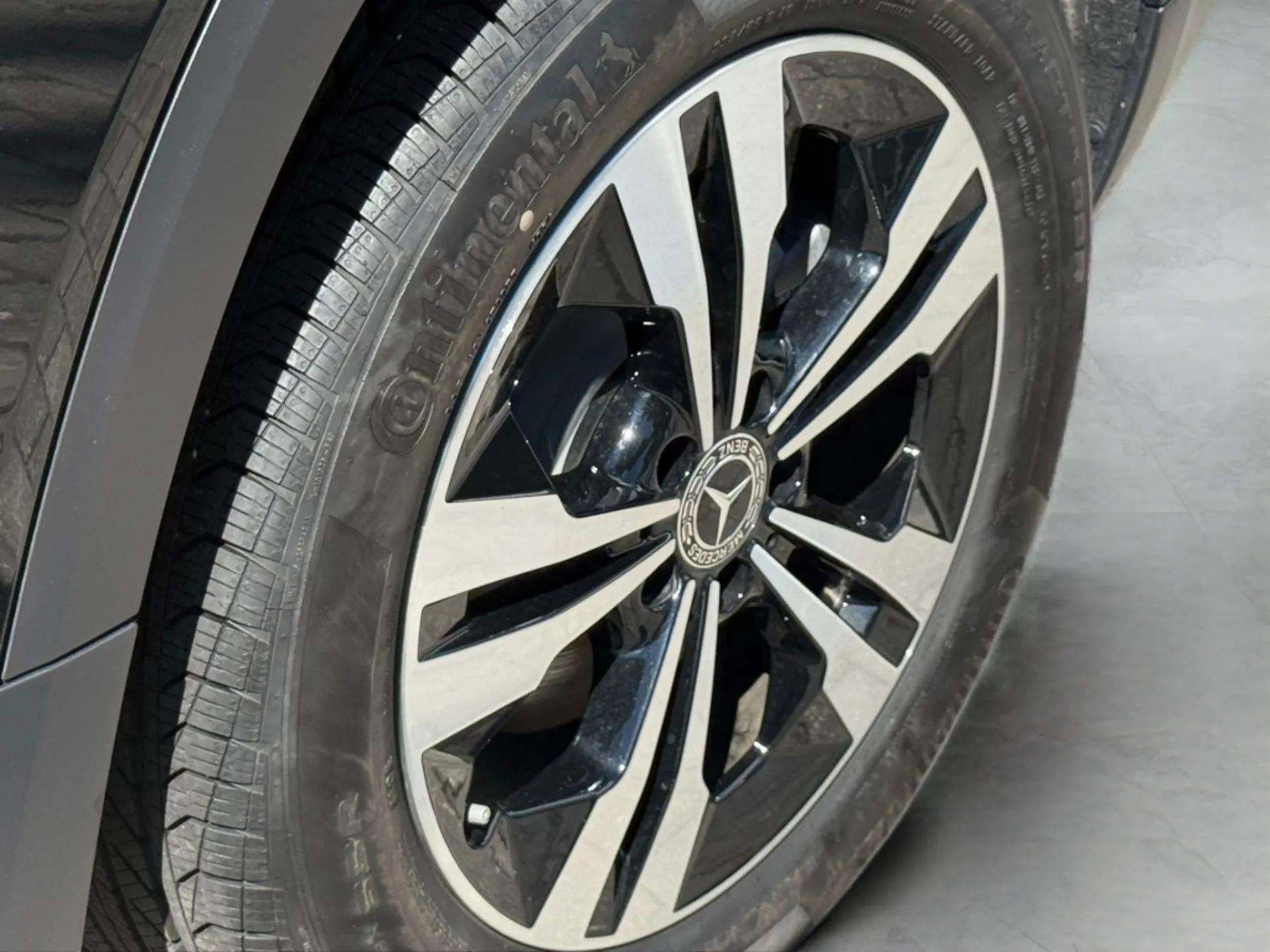 Used 2025 Mercedes-Benz GLB 250 GLB 250 image 38