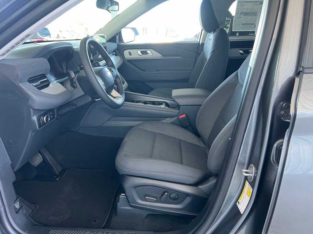 New 2026 Ford Explorer Active image 9