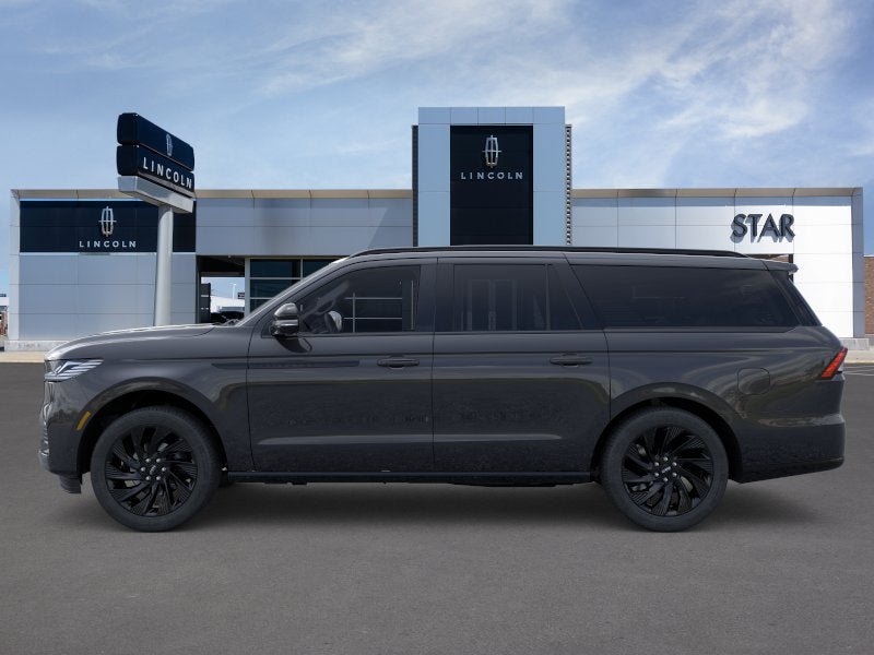 New 2026 Lincoln Navigator L Reserve w/ Jet Appearance Package AWD/4WD image 3