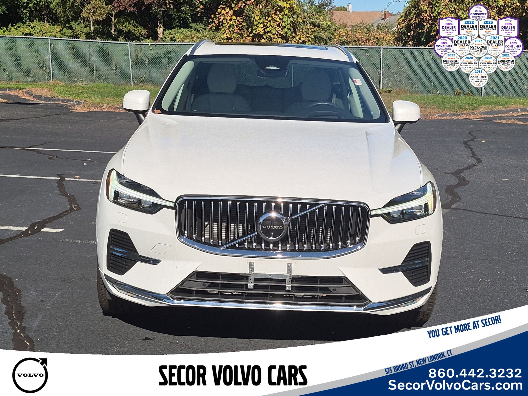 Used 2022 Volvo XC60 B5 Inscription w/ Advanced Package AWD/4WD image 2