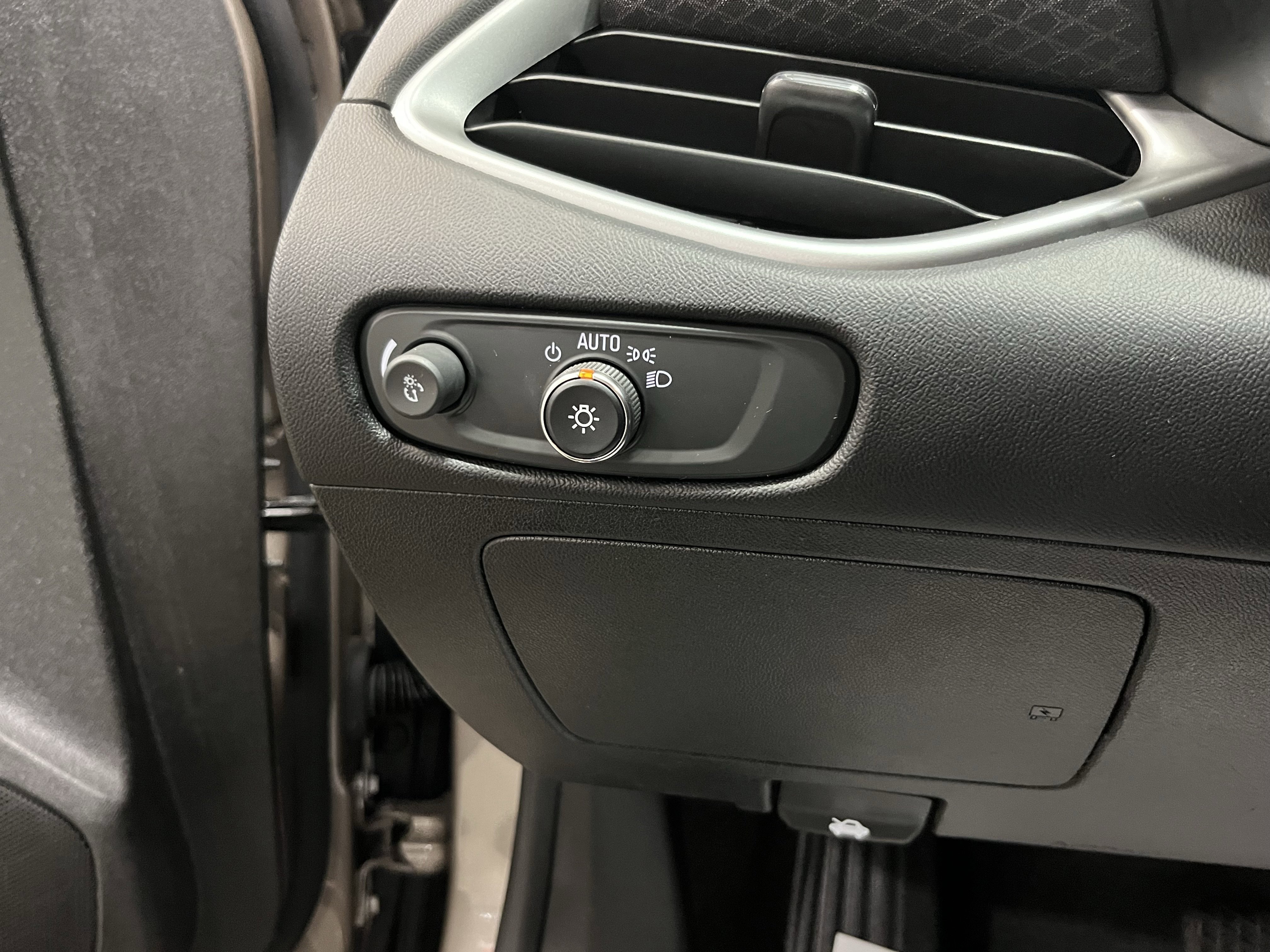 Used 2023 Chevrolet Malibu LT w/ Driver Confidence Package image 25