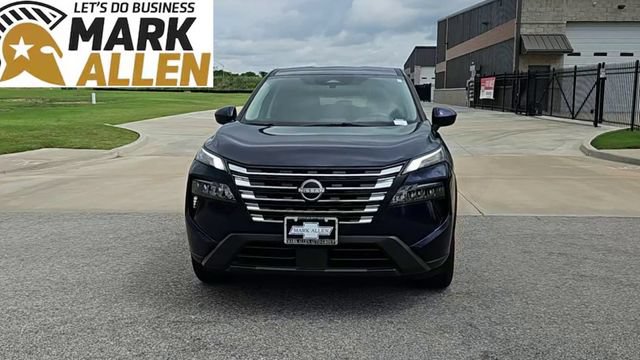 Used 2025 Nissan Rogue SV FWD image 3