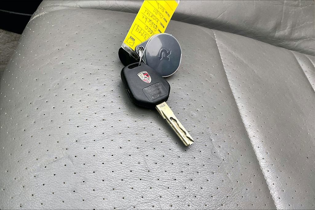 Used 2000 Porsche Boxster image 13