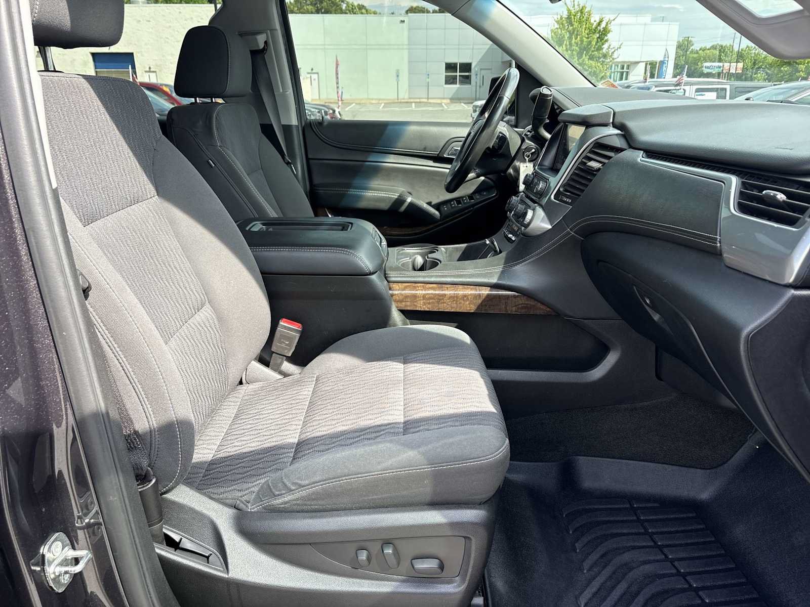 Used 2018 Chevrolet Suburban LS w/ All-Season Package AWD/4WD image 25