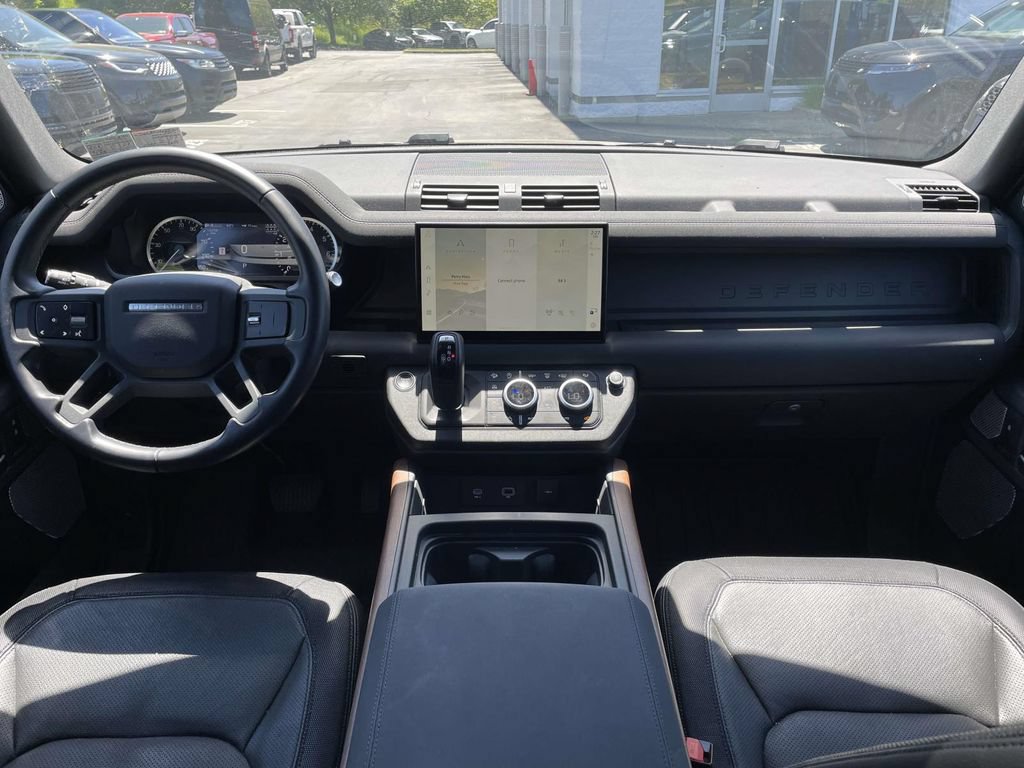Certified 2023 Land Rover Defender 130 X-Dynamic SE AWD/4WD image 23