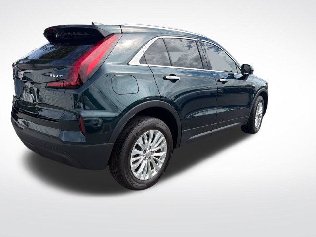 Certified 2024 Cadillac XT4 Luxury w/ Cold Weather Package FWD image 5
