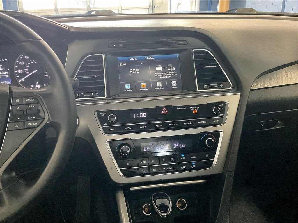 Used 2016 Hyundai Sonata Sport w/ Option Group 02 FWD image 18