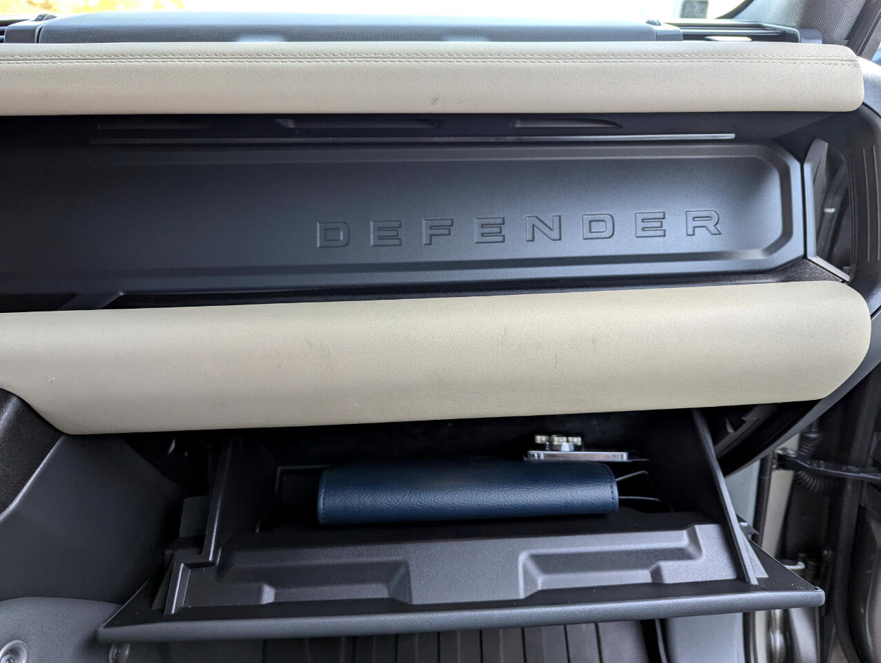 Used 2023 Land Rover Defender 110 X-Dynamic SE image 38