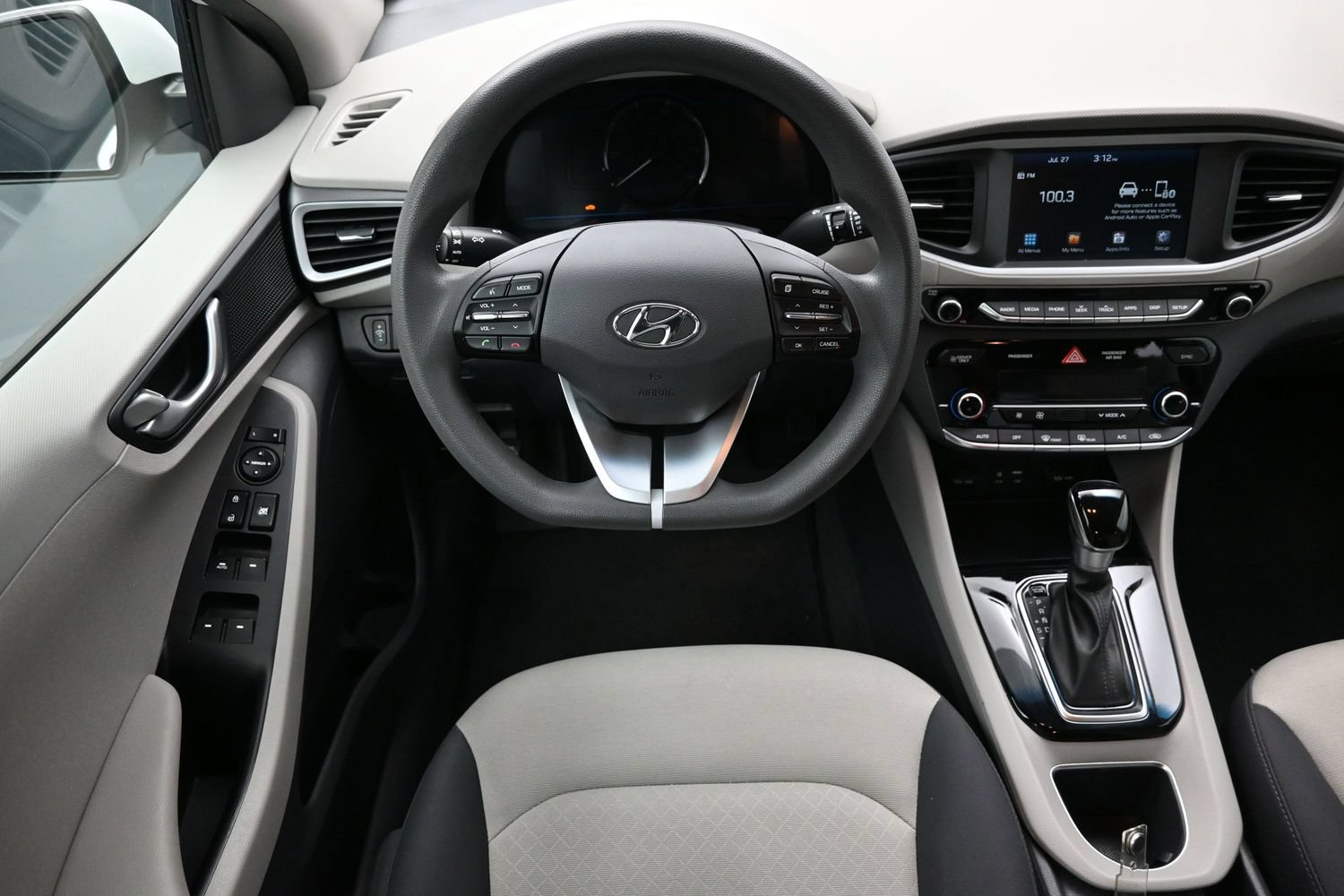 Used 2018 Hyundai Ioniq Blue FWD image 26