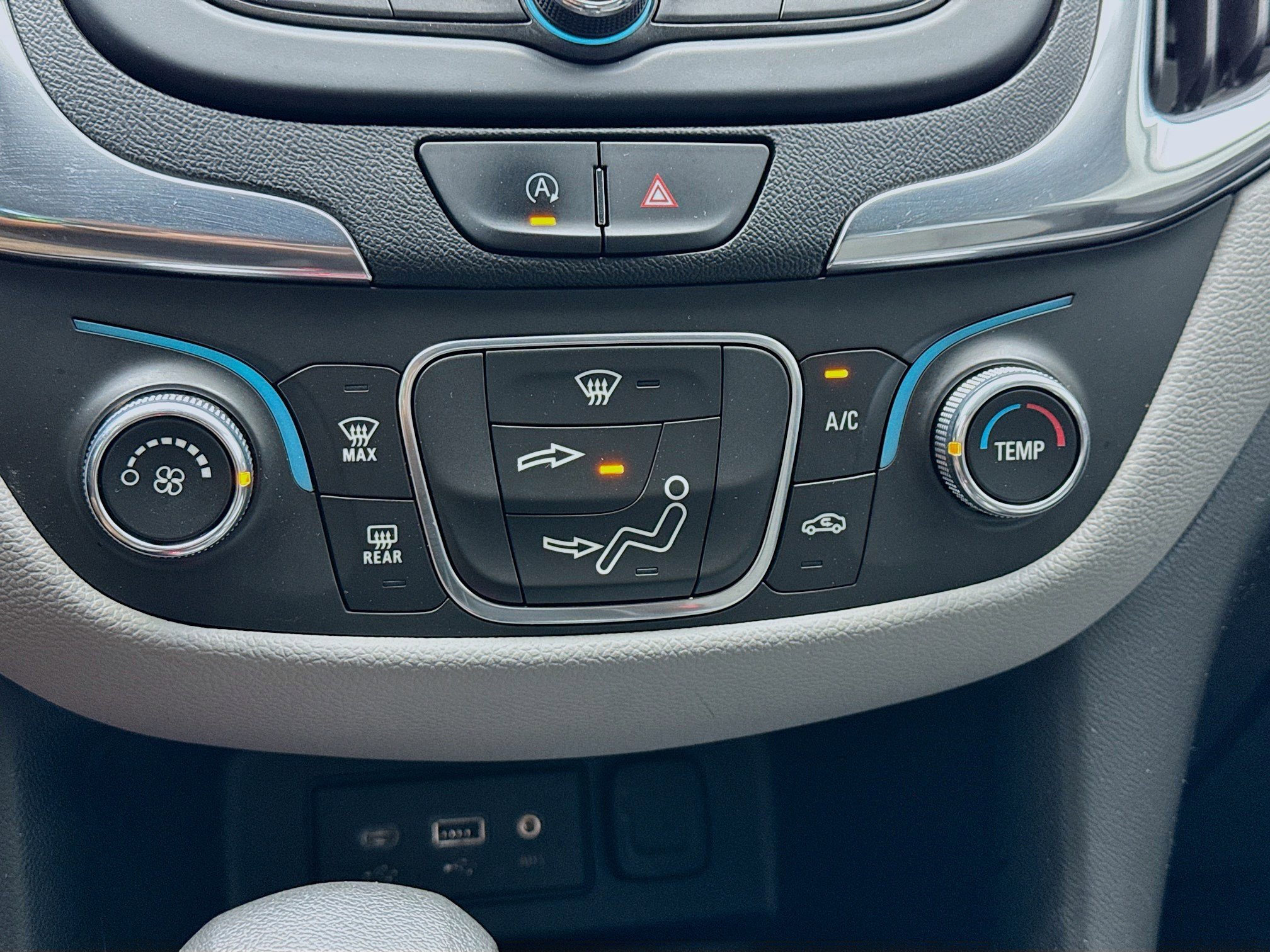 Used 2022 Chevrolet Equinox LS image 12