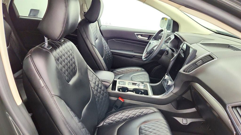 Used 2024 Ford Edge Titanium AWD/4WD image 23