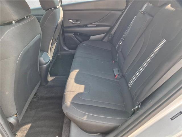 Used 2022 Hyundai Elantra SEL w/ Convenience + Premium Package FWD image 16