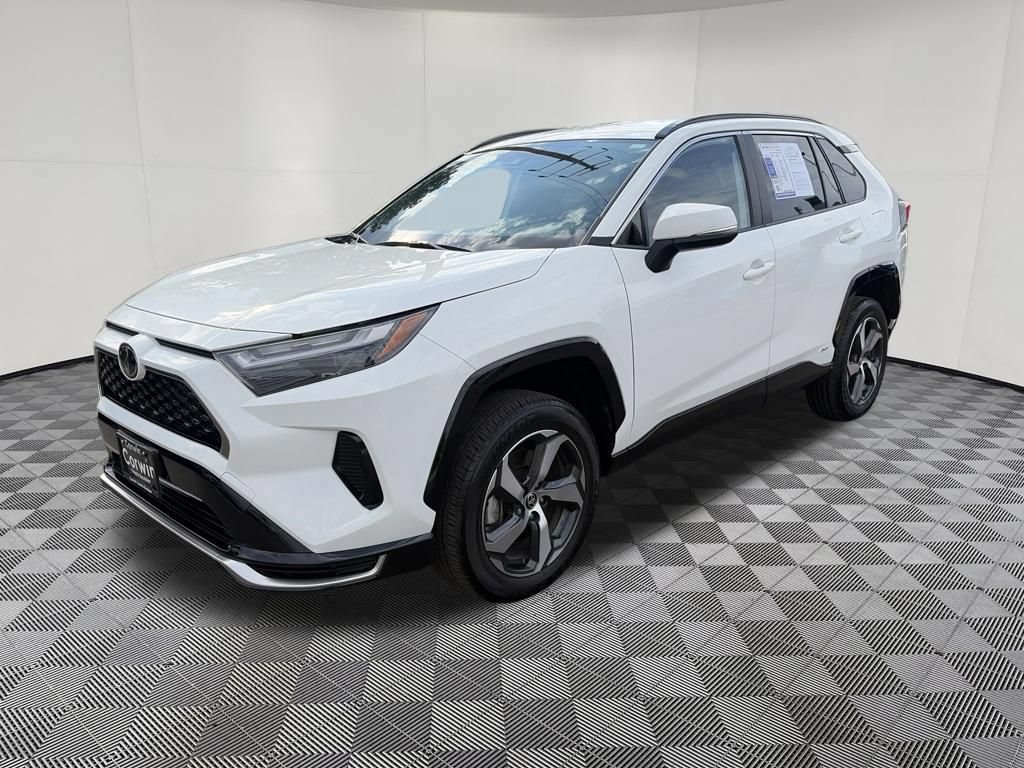 Used 2025 Toyota RAV4 SE AWD/4WD image 4