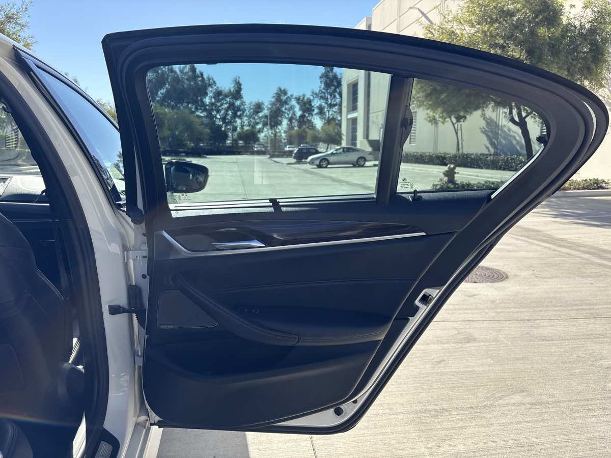 Used 2019 BMW 540i w/ M Sport Package image 13