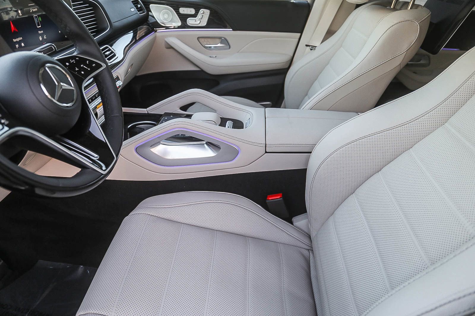 New 2026 Mercedes-Benz GLS 580 4MATIC image 17