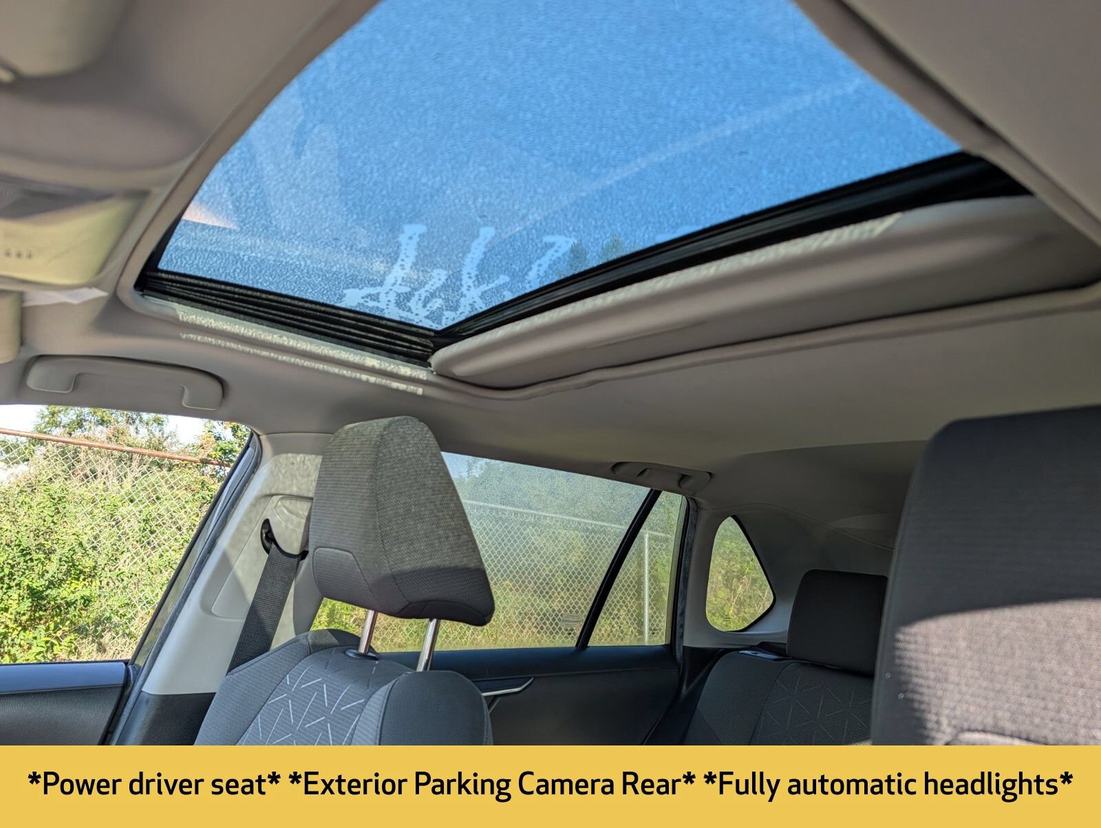 Used 2021 Toyota RAV4 XLE w/ Convenience Package AWD/4WD image 5