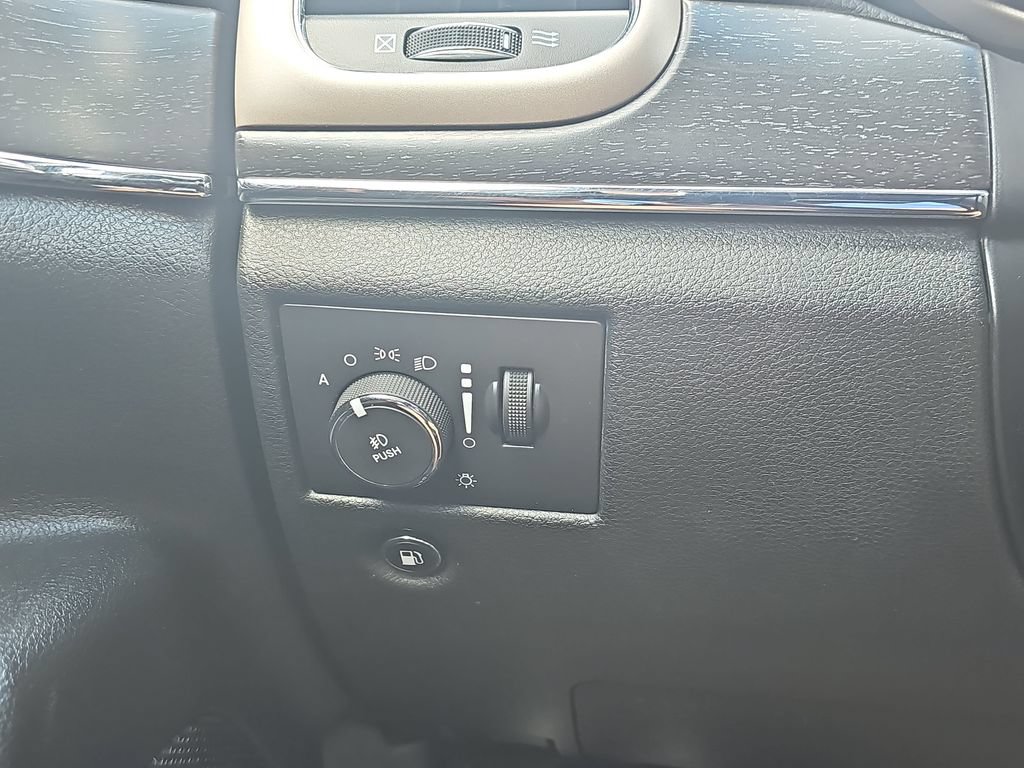 Used 2015 Jeep Grand Cherokee Limited AWD/4WD image 32