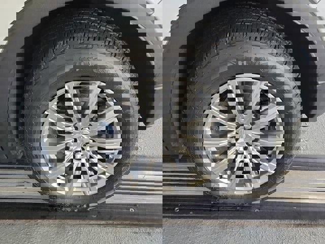 Certified 2023 Cadillac XT4 Premium Luxury w/ Driver Assist Package image 9