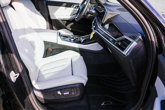 Certified 2025 BMW X5 xDrive50e w/ Parking Assistance Package image 24