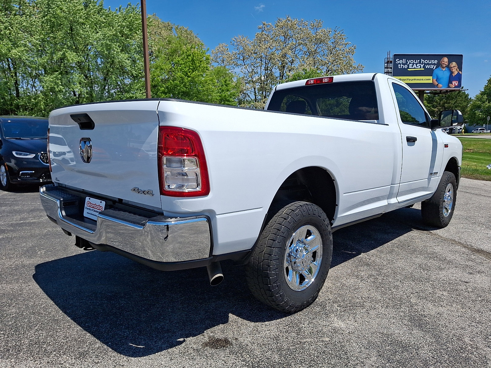 Used 2020 RAM 2500 Tradesman w/ Chrome Appearance Group AWD/4WD image 12