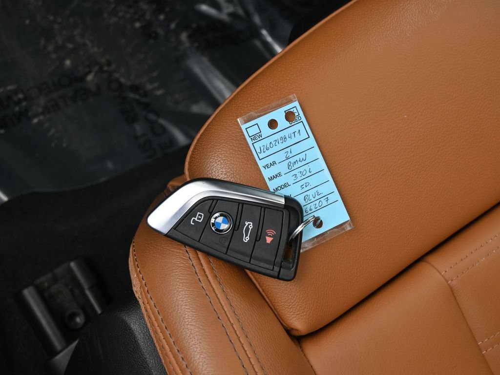 Used 2021 BMW 330i Sedan w/ Premium Package image 19