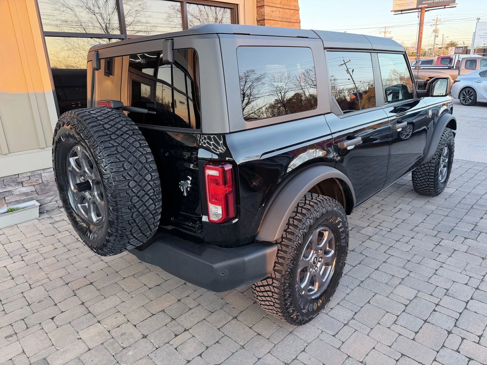 Used 2025 Ford Bronco Big Bend image 5