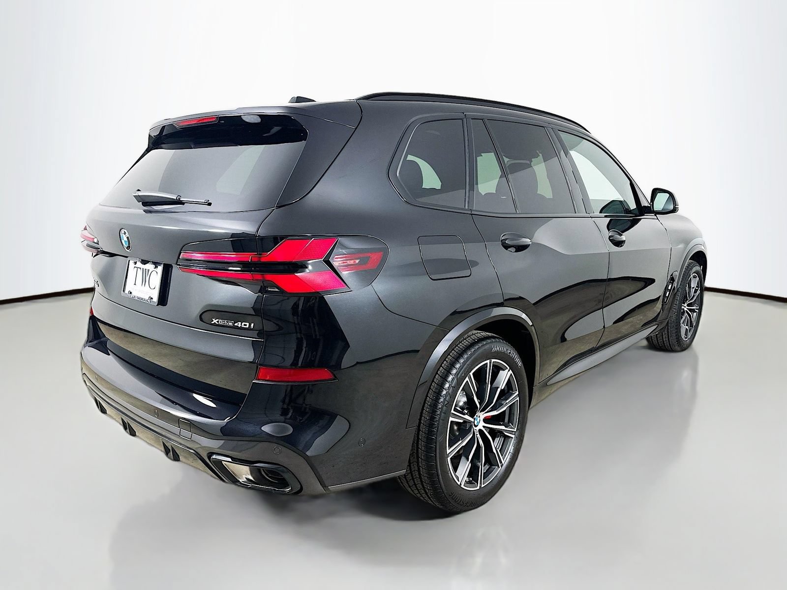 New 2026 BMW X5 xDrive40i w/ M Sport Package AWD/4WD image 5