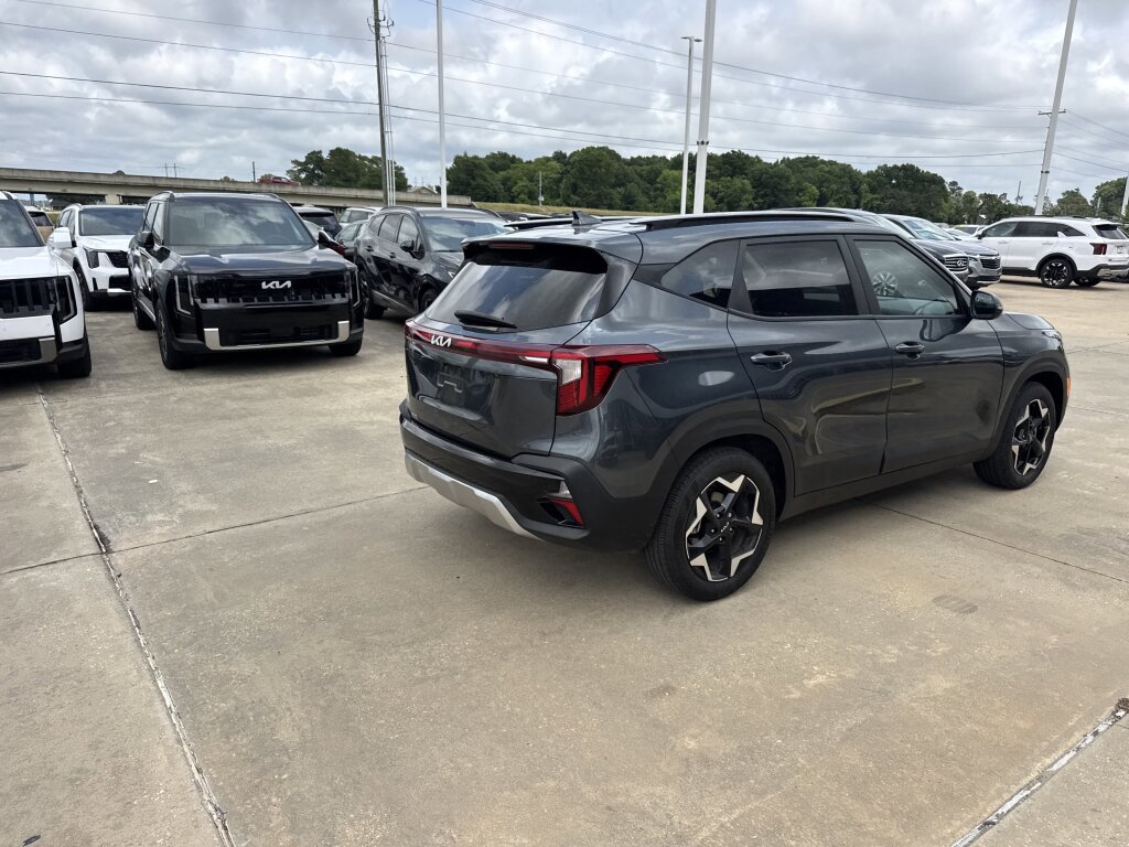 Used 2026 Kia Seltos S FWD image 17