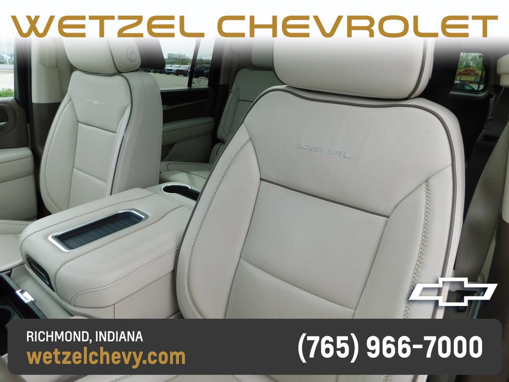 Used 2023 GMC Yukon XL Denali w/ Denali Reserve Package AWD/4WD image 17